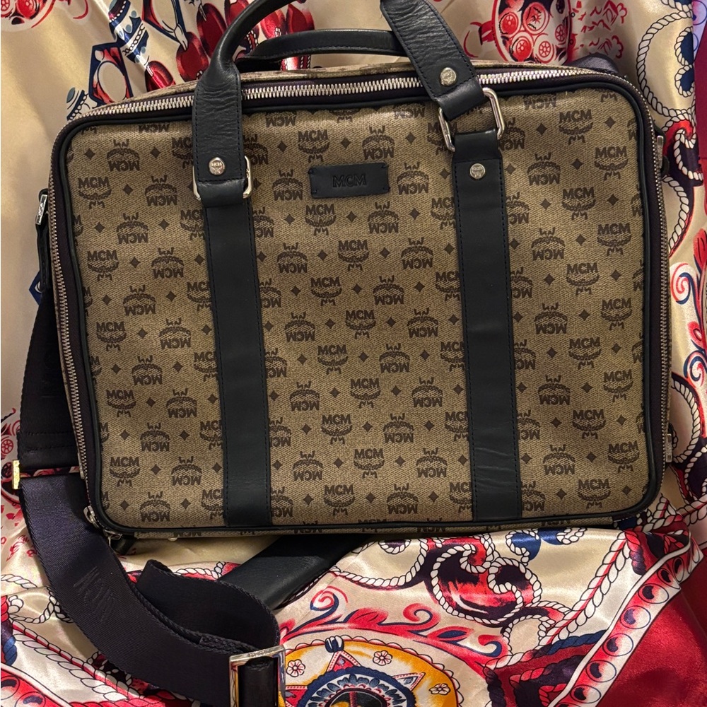 Beautiful MCM briefcase/business bag. Full inclusion with COA. 14x10.5x3